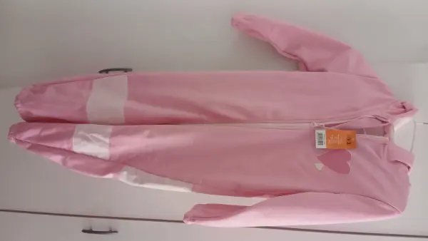 Dětský růžový overal se srdíčkem