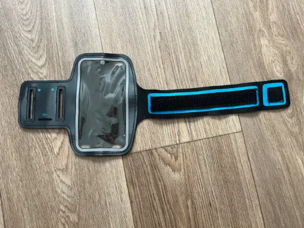 Sportovní pouzdro na mobil na paži