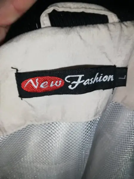 Lehoučká bundička New Fashion vel.L 6