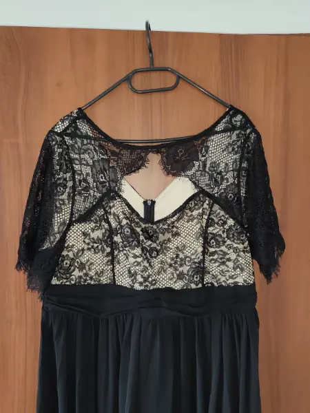 Černé společenské šaty s krajkou, XL 5