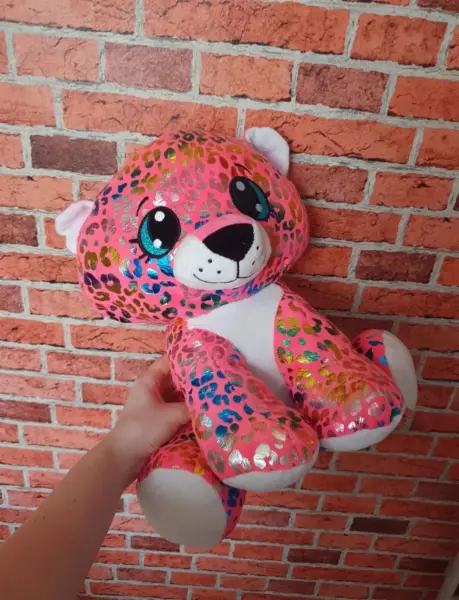 Plyšový leopard s třpytivým vzorem