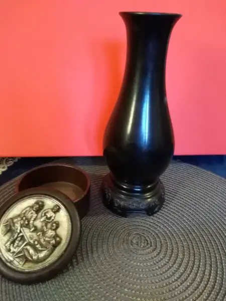 Čínská váza a miska s reliéfem 6