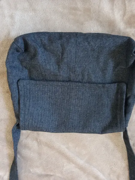 Šedá látková crossbody kabelka 2