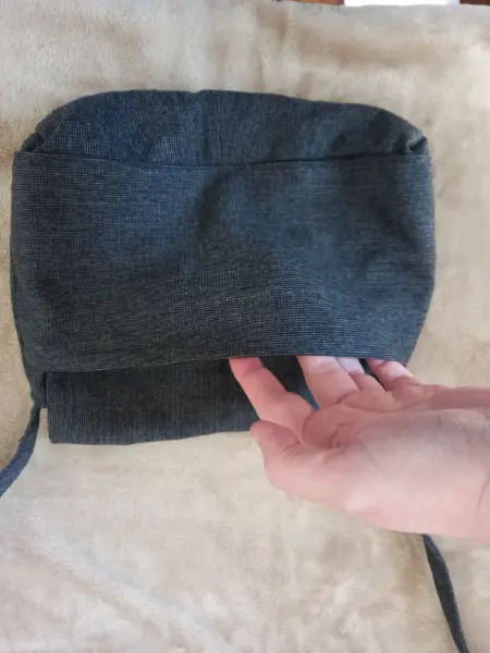 Šedá látková crossbody kabelka 4