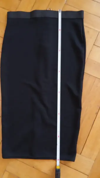 Černá dámská sukně se zipem 3