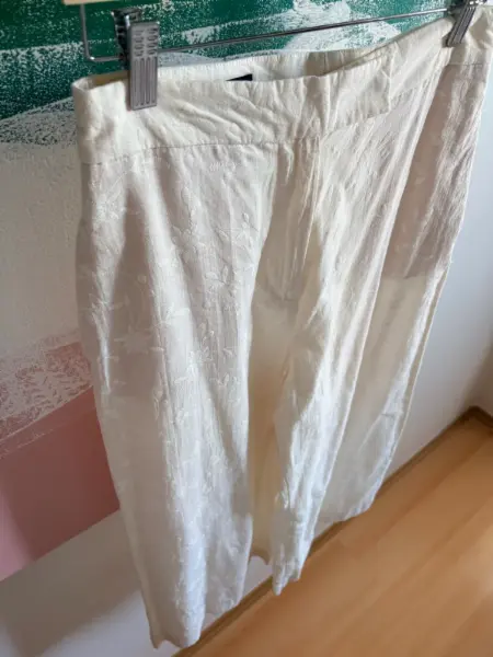 Bílé vyšívané kalhoty Zara 5