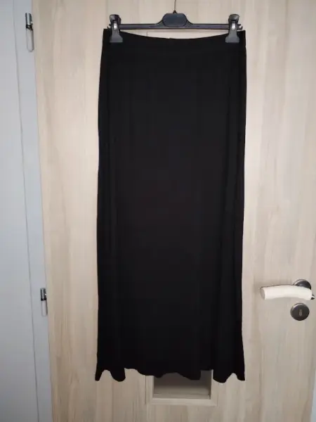 Dlouhá černá sukně Esmara vel.M