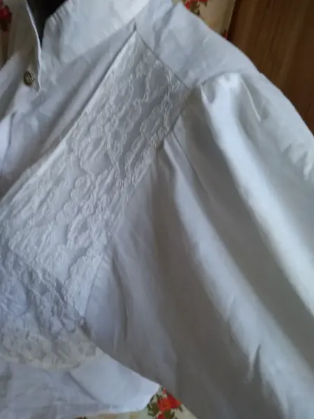 Halenka s výšivkou 13