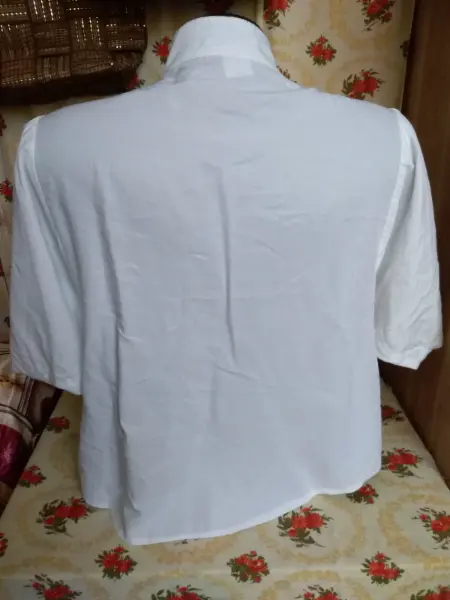 Halenka s výšivkou 14