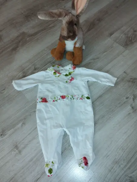 Dětské dupačky s květinovým vzorem