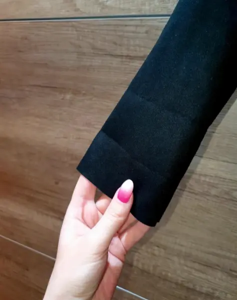 Černé sako s perličkami 4