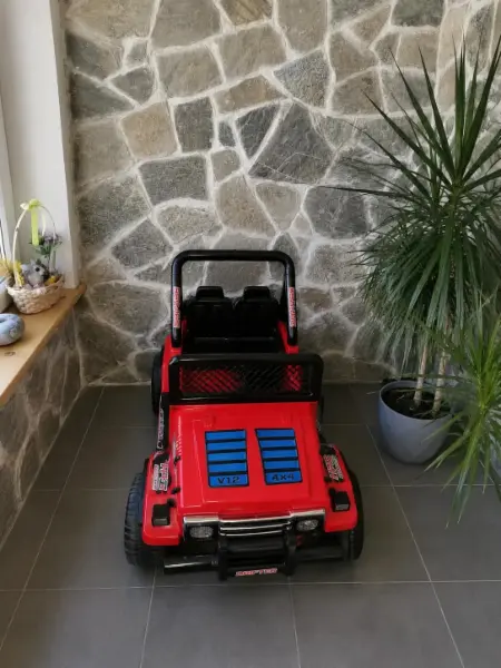Dětské elektrické auto