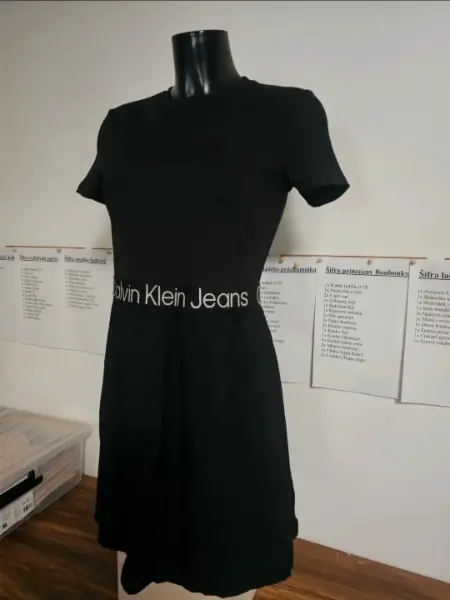 Černé šaty Calvin Klein Jeans