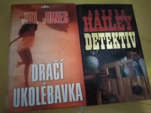 Detektivní romány