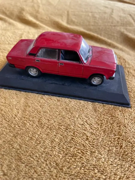 Sběratelských model auta Lada 2107 2