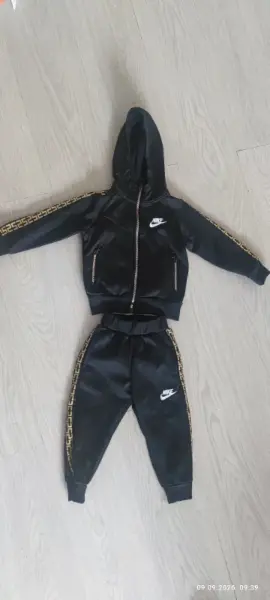 Dětská černá souprava Nike