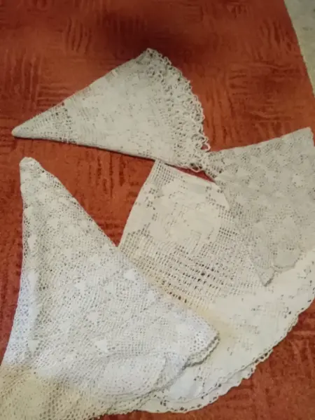 Háčkované vintage ubrusy a dečky 14