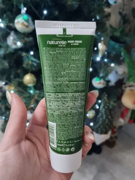 Farmasi Naturelle vyživující krém na ruce s olivovým olejem 2