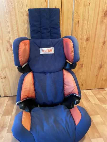 Dětská autosedačka Nurse 4