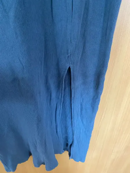Modré žebrované šaty Zara 2