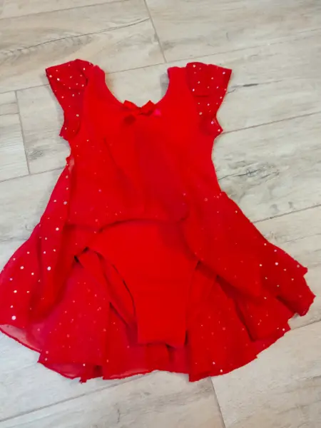 Červený dětský dres se třpytkami, vel. 3-4 roky