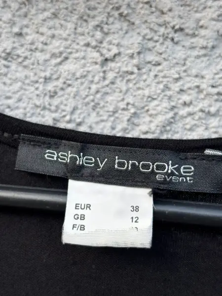 Černé společenské šaty Ashley Brooke 3