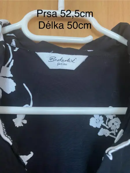 Dámská halenka Berkertex petite, černá s květinami, vel. 16 4