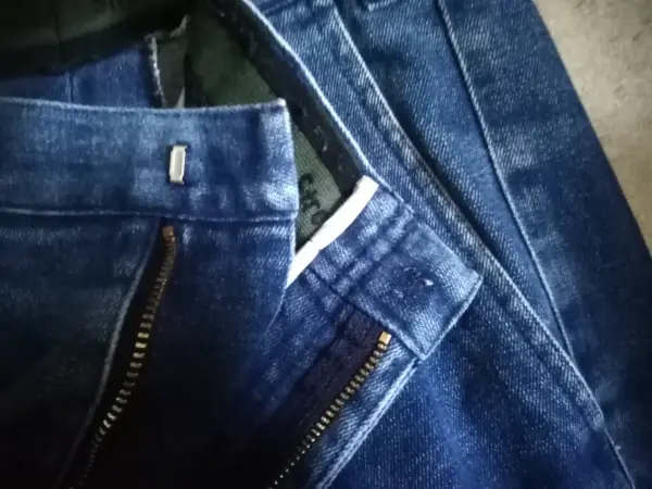 Pružné džíny L-XL 4