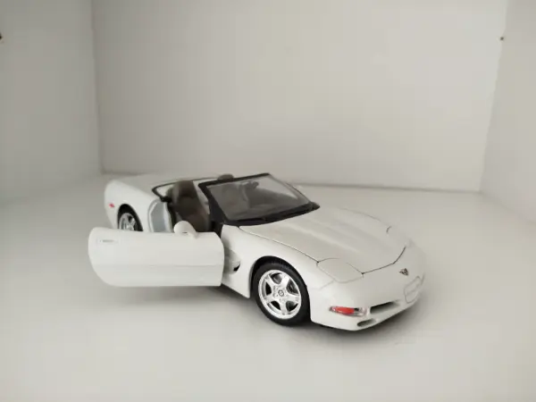 Model auta Chevrolet Corvette Bburago 1:18