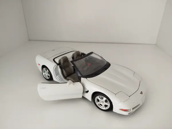 Model auta Chevrolet Corvette Bburago 1:18 2