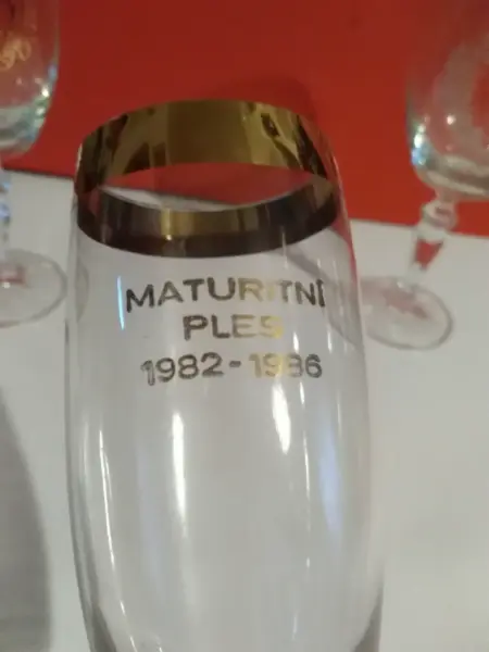 Dvě jubilejní sklenky  8