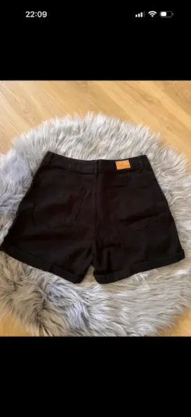 Černé kraťasy 2